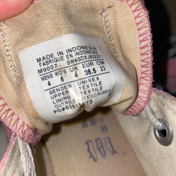 Pink Converse - Picture 2 of 2